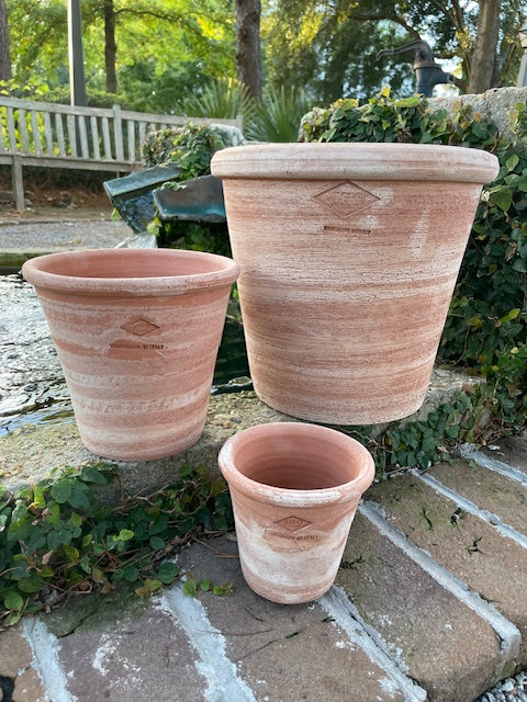 John's Garden Company Hamlett Pot, simple Italian terra cotta pot